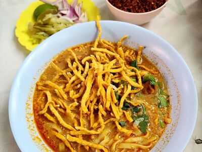 Khao Soi Lung Prakit Kad Kom