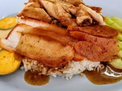 Heng Khao Moo Daeng