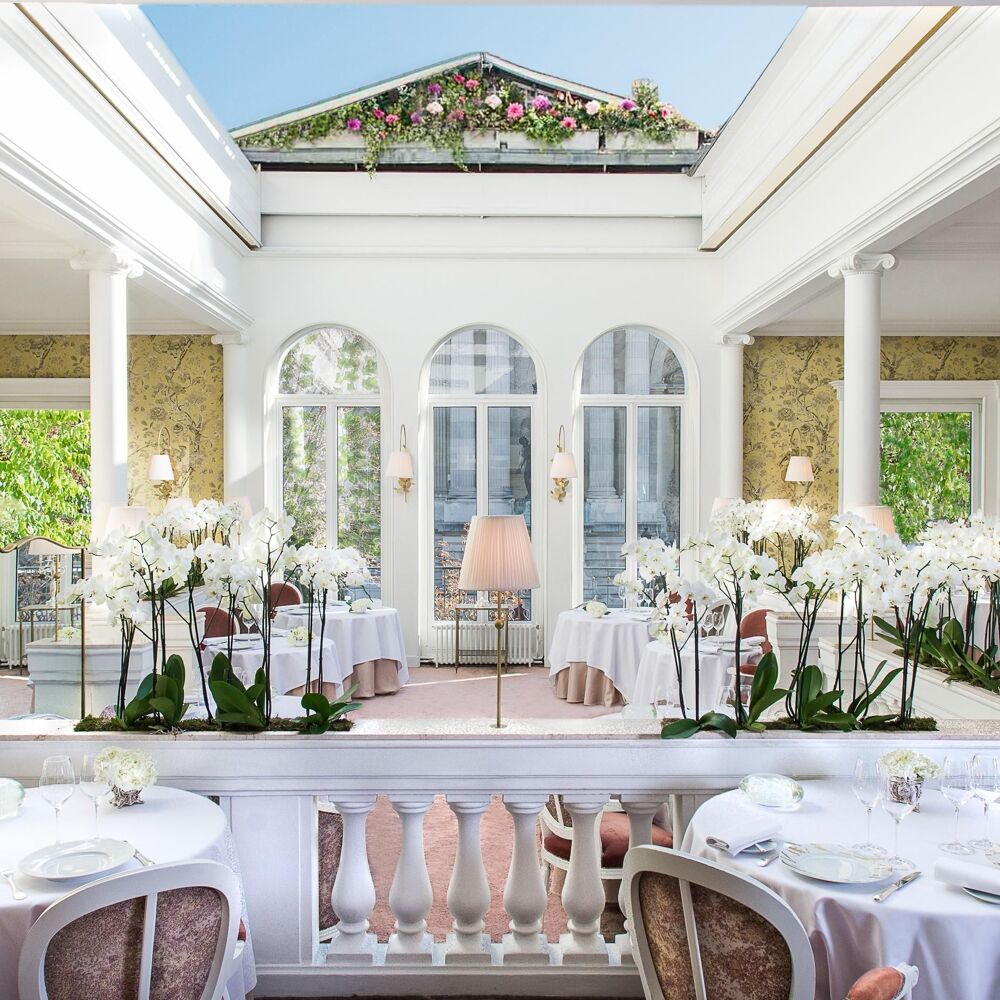 Lasserre - Restaurant in Champs-Élysées & Madeleine, Paris
