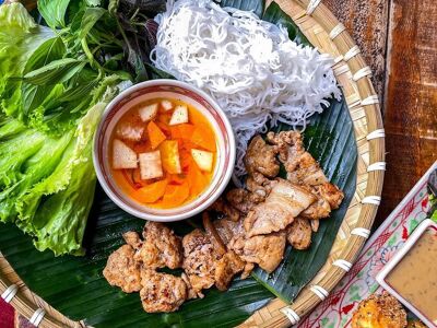 Bếp Mẹ ỉn (Le Thanh Ton Street)