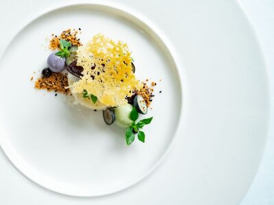 Stephans Stuben by Marco Langer