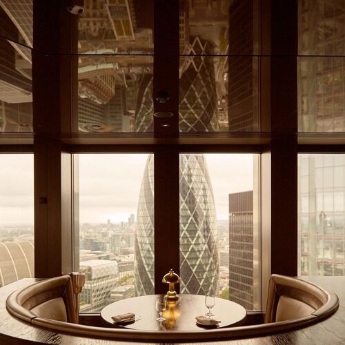 Four Seasons Hotel London at Tower Bridge - London - Book a MICHELIN ...