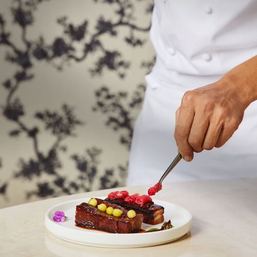 Yì By Jereme Leung by michelin.com
