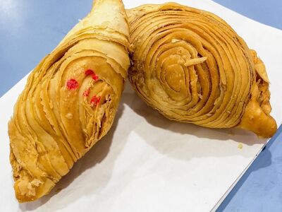 J2 Famous Crispy Curry Puff