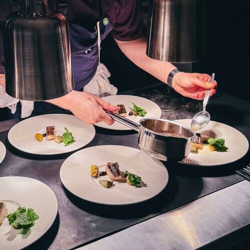 6 Restaurant - NYC by michelin.com