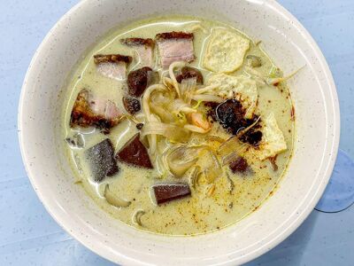 Duck Blood Curry Mee
