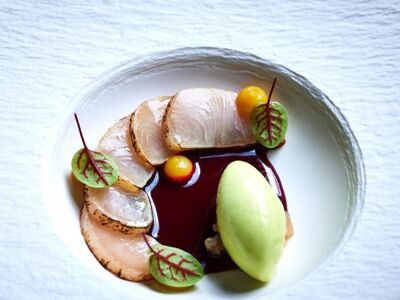 am kai | restaurnt. seafood. drinks. elbblick