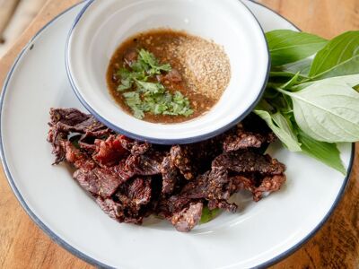 Larb Duang Dee Mee Sook