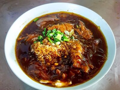 Jok Guay Jab Tom Sen Bat Queue