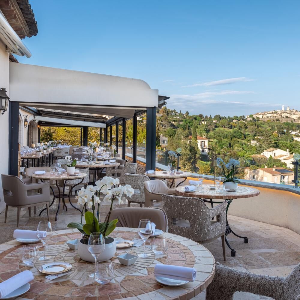 Alain Llorca La CollesurLoup Un restaurant du guide MICHELIN