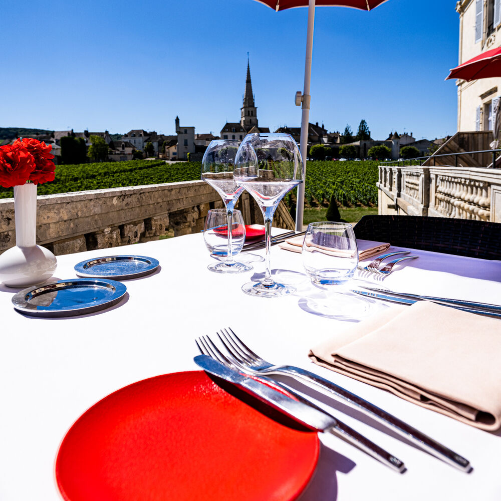 ch-teau-de-c-teaux-la-cueillette-meursault-a-michelin-guide