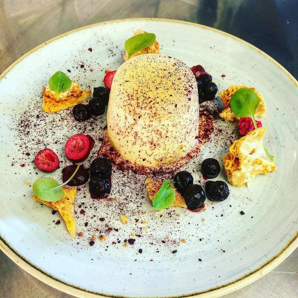 Longs Arms South Wraxall a MICHELIN Guide Restaurant