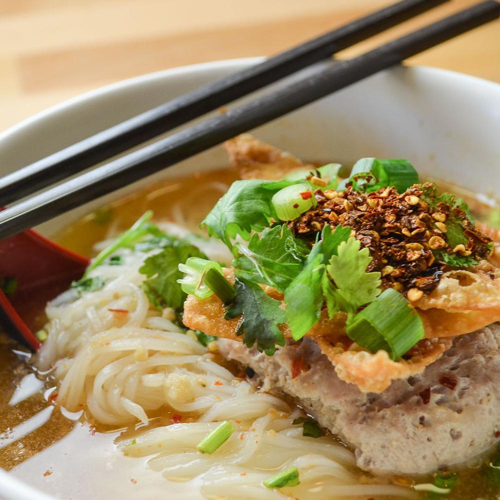 Luv 2 Eat Thai Bistro – Los Angeles - a MICHELIN Guide Restaurant
