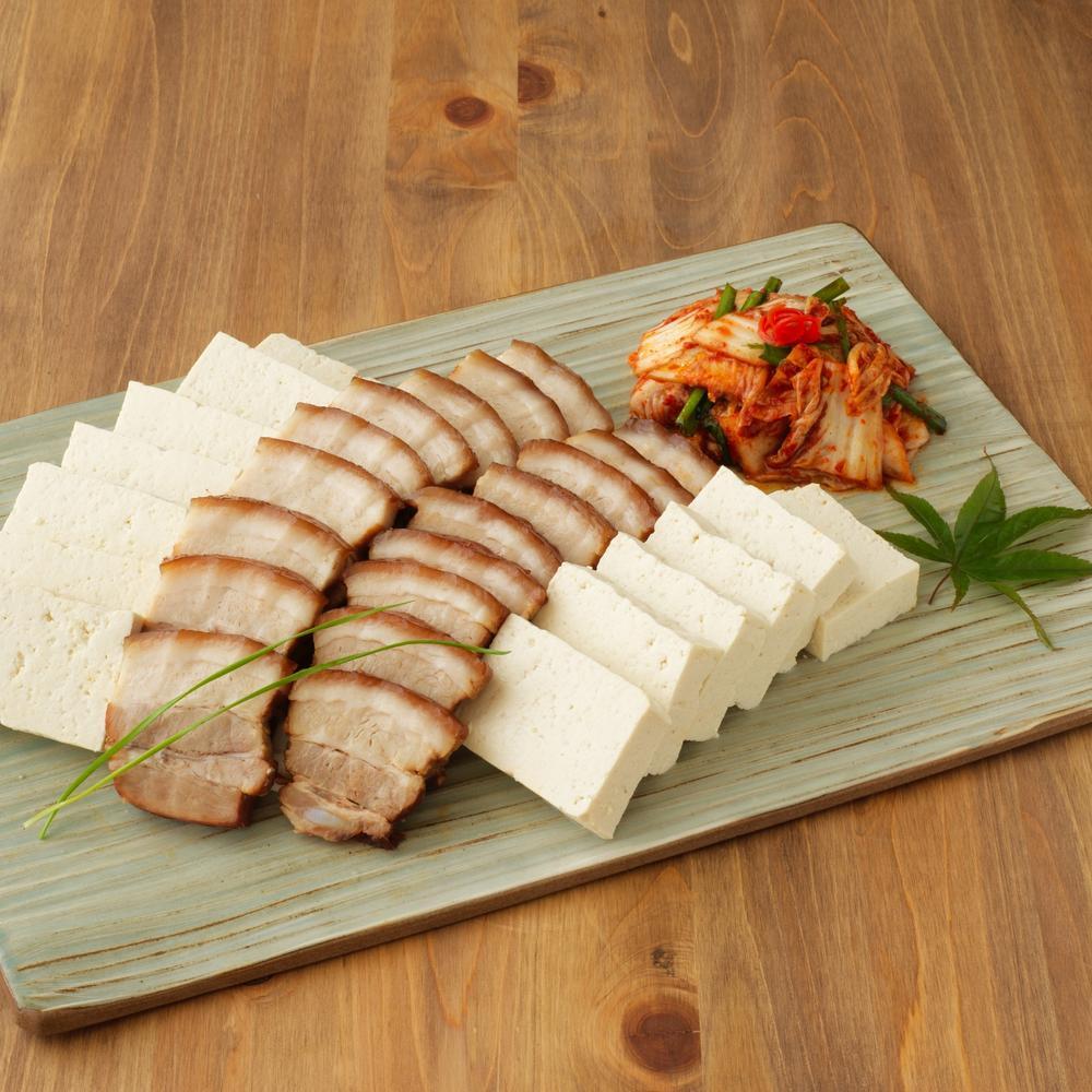백년옥 두부와 수육 상차림