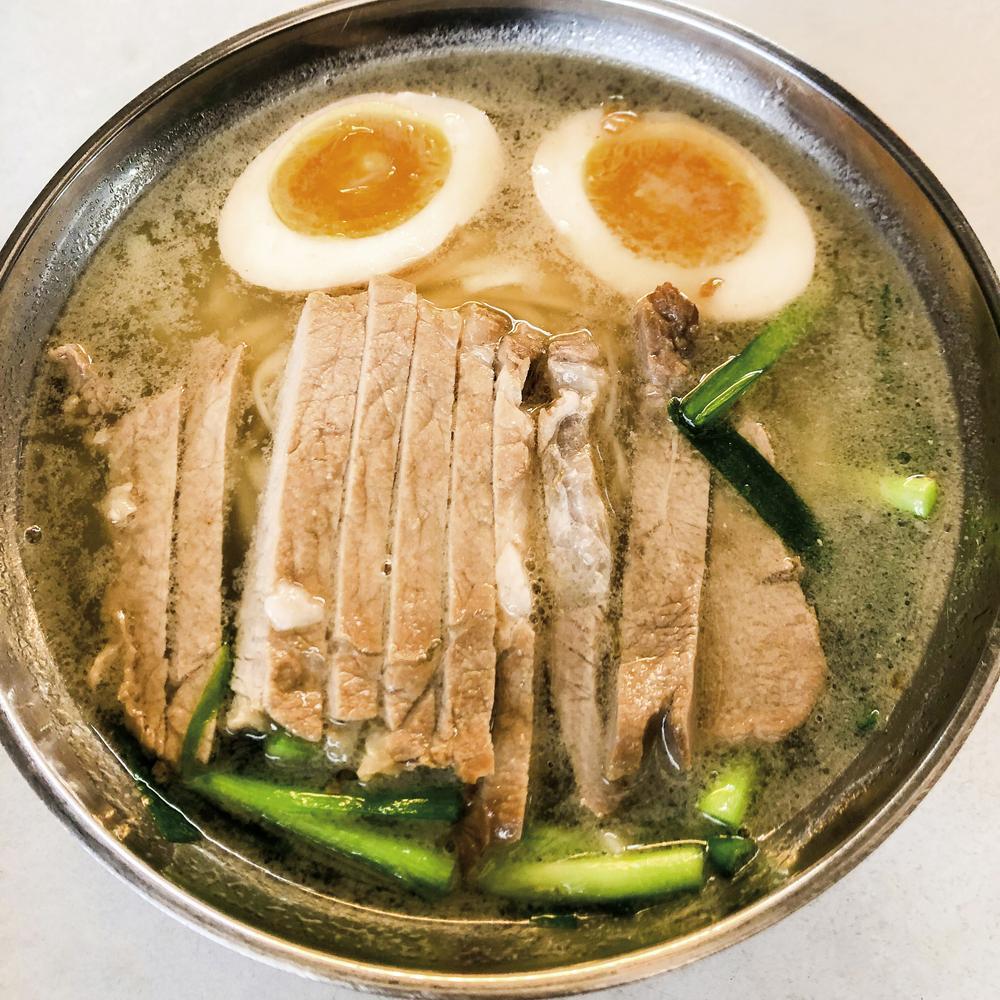 [食記] 台北萬華 昶鴻麵點 傳說的神奇麵攤 米其林必比登