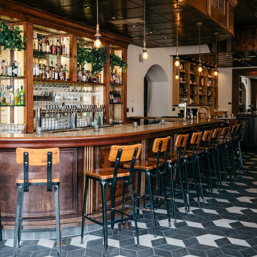 Dusek s Tavern Chicago a MICHELIN Guide Restaurant
