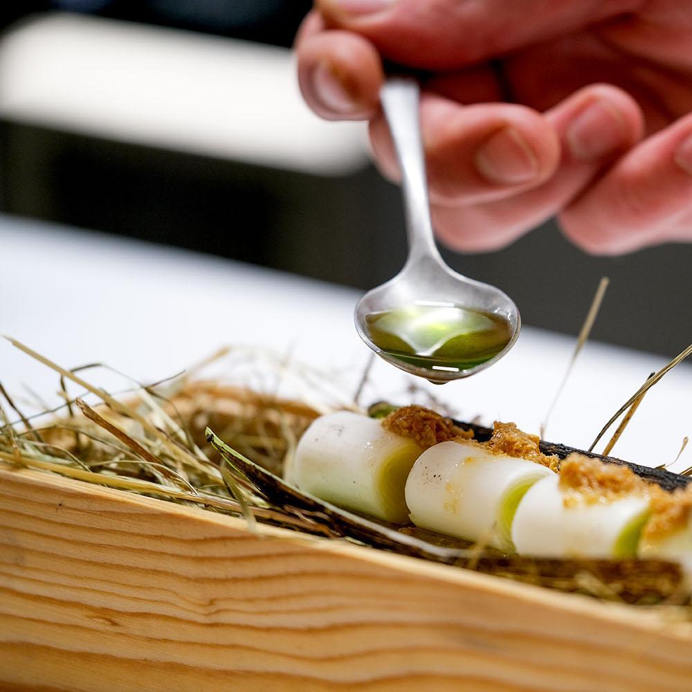 mural farmhouse FINE DINE München ein Guide MICHELIN Restaurant