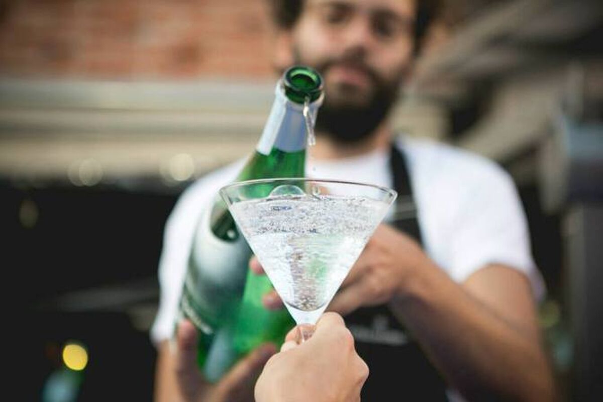 Un verre d'antiquaire gravé à la main pour les 15 ans du Fooding