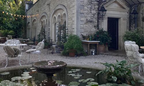 Restaurant-La Courtille-Tavel