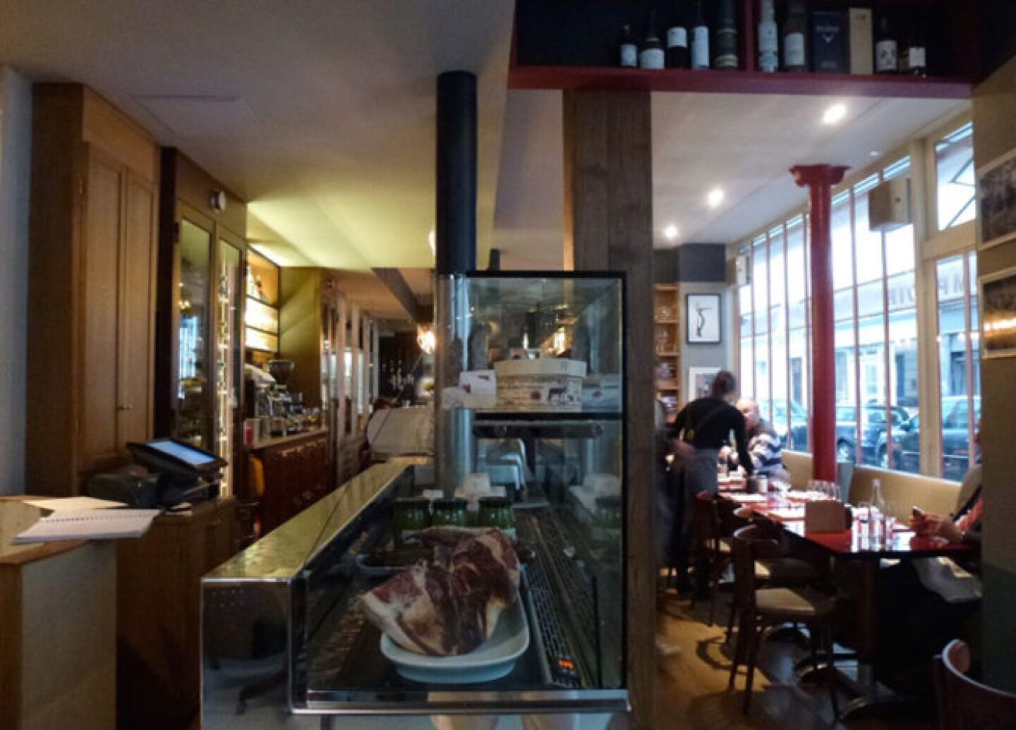 10_43_53_676_restaurant_le_6_paul_bert_paris.jpg
