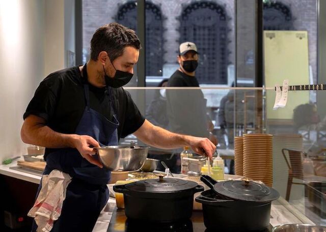 Penny Lane en faim à table !