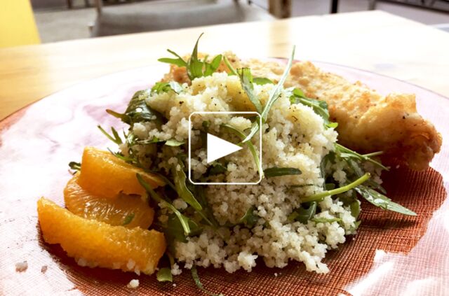 Tempura de cabillaud, attiéké de printemps, vinaigrette basilic-citron