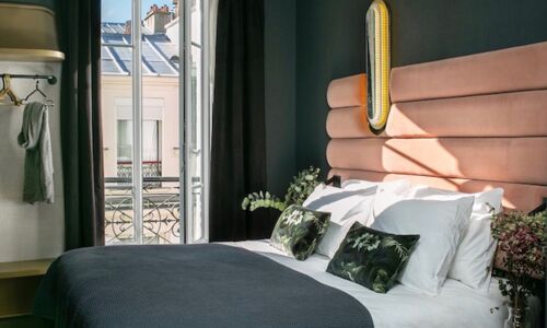 14_43_54_892_hotel_la_planque_paris_1_.jpeg