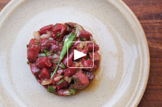 Tartare de bœuf, ail des ours
