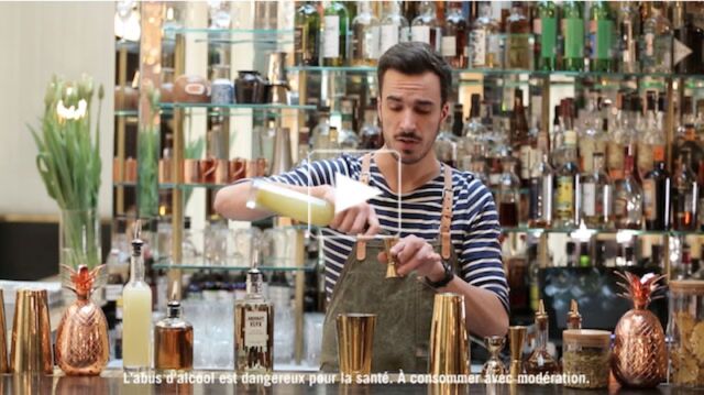 Un petit pois dans un ascenseur