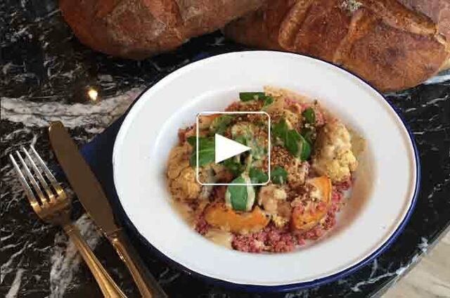 Quinoa rose, légumes rôtis, dukkah