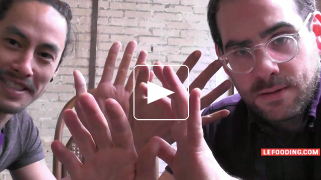 Crumble à la poire pochée et mousse de ricotta