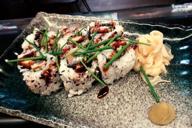 California rolls à l’anguille grillée