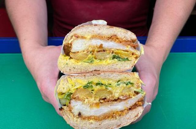 Dwich jaune aux carottes rôties et chou-fleur pané aux cornflakes