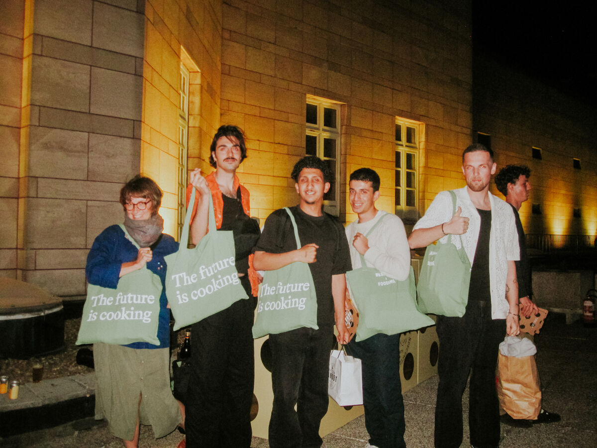 Et un tote bage estampillé Delhaize pour la route…