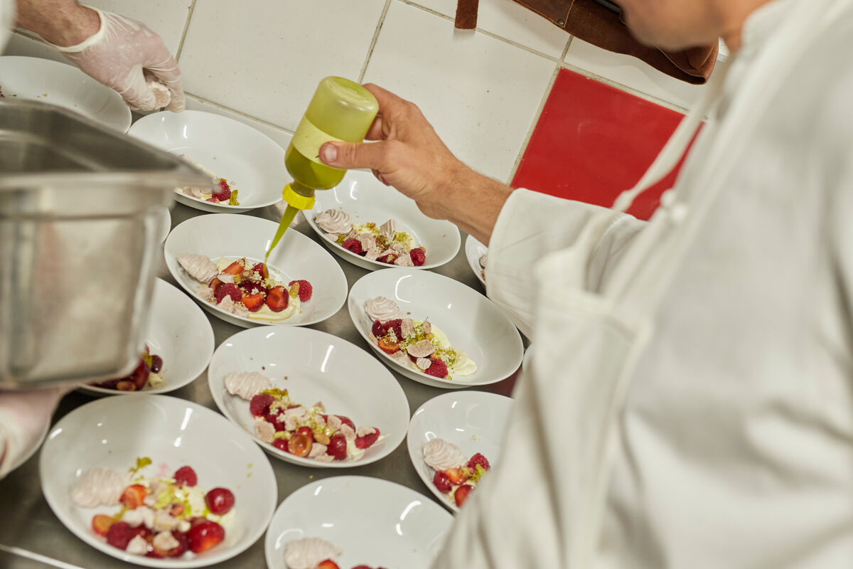 Place au dessert : une meringue double crème, spécialité de Fribourg