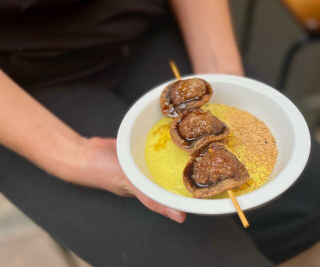 Brochette de raviolis frits