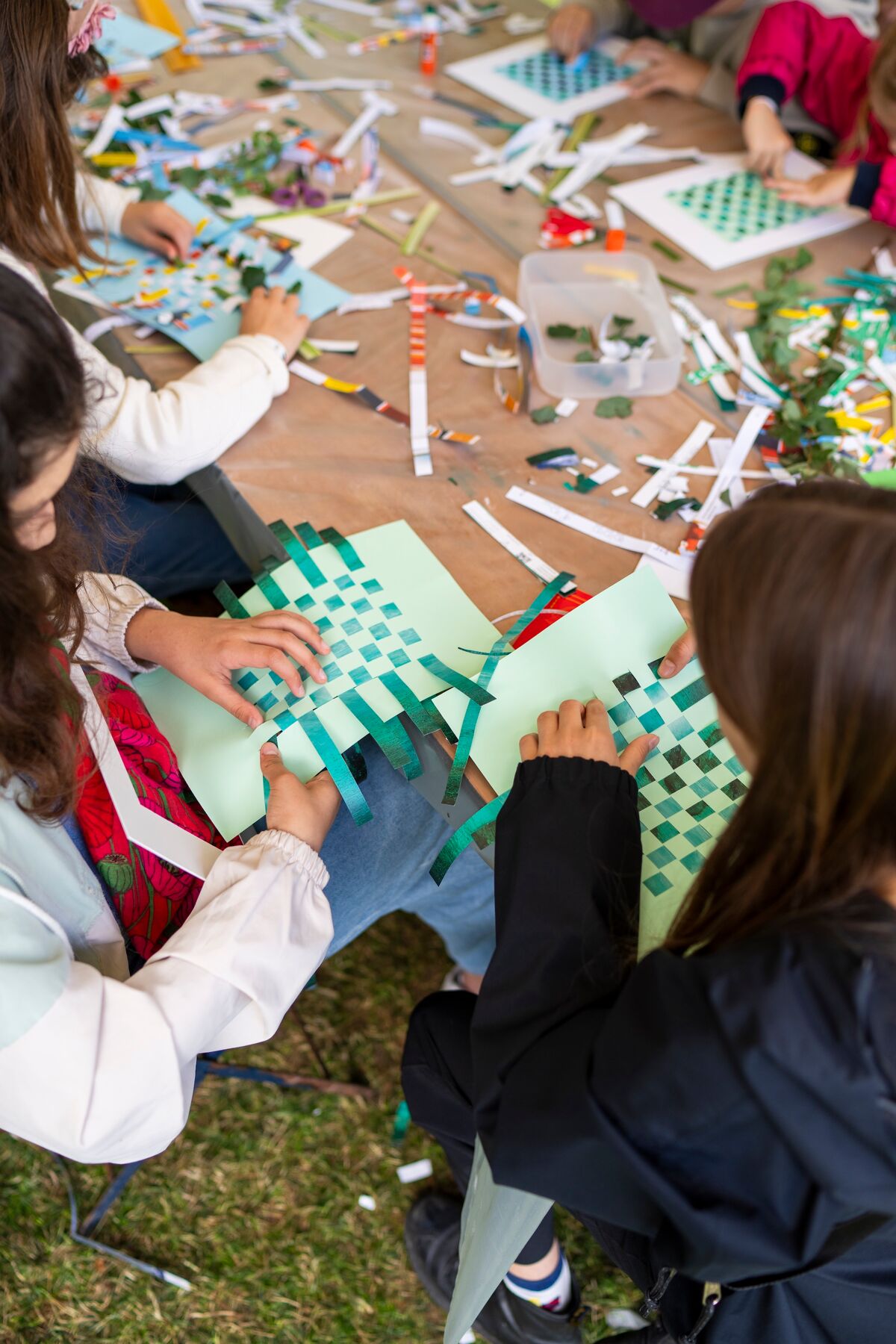 Atelier de tissage de papier – jeu de main, jeu malin ! 