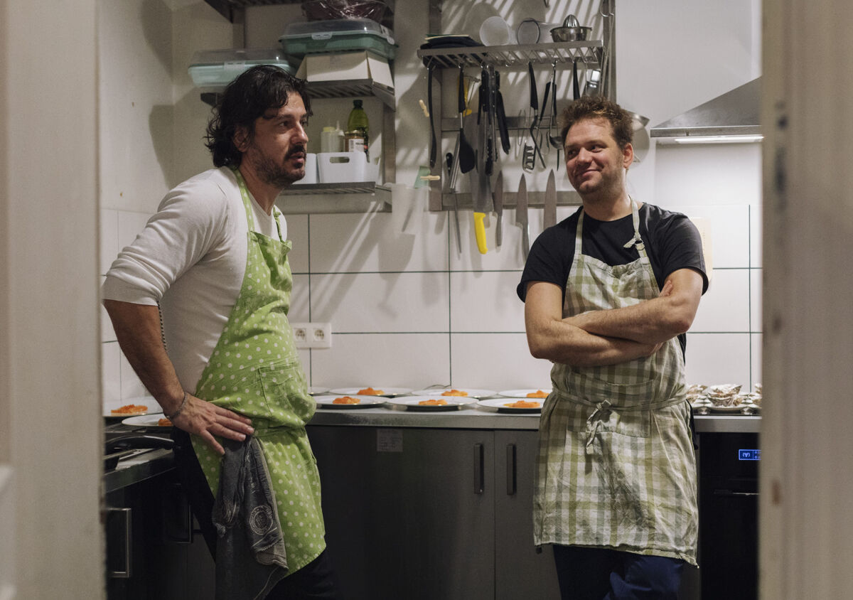 Ça n’en a pas l’air, mais le chef Davy Schellemans et son équipe du Café Commercial ne sont pas restés les bras croisés. 