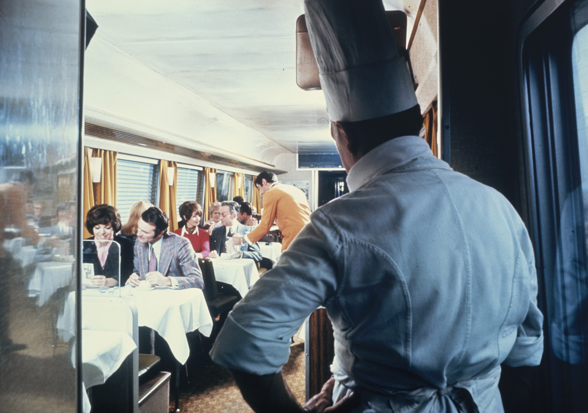 Cuisinier d’une voiture-restaurant du train Mistral, 1972